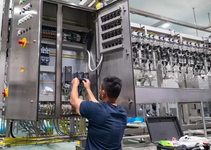 How Surge Vessel Manufacturers in the UAE Are Protecting Critical Pipelines and Systems