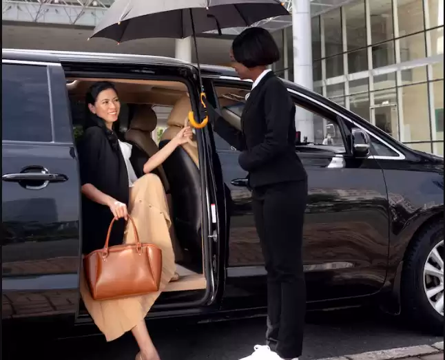 Smooth and Comfortable Airport Bus Shuttle Service Toronto