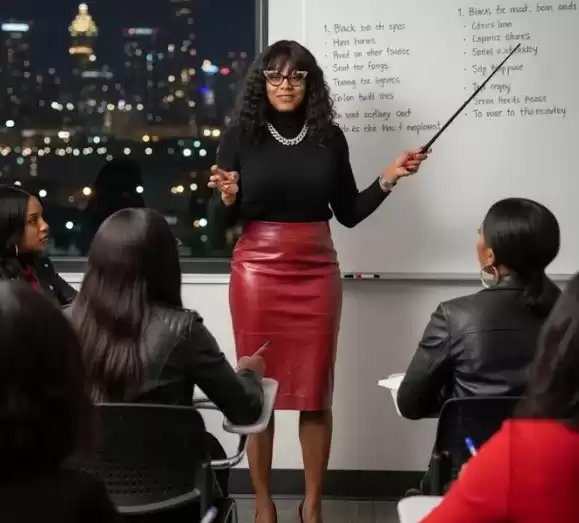 Expert Mentorship for Feminine Authority