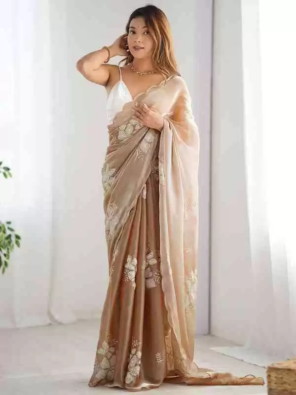 Get sleeveless saree