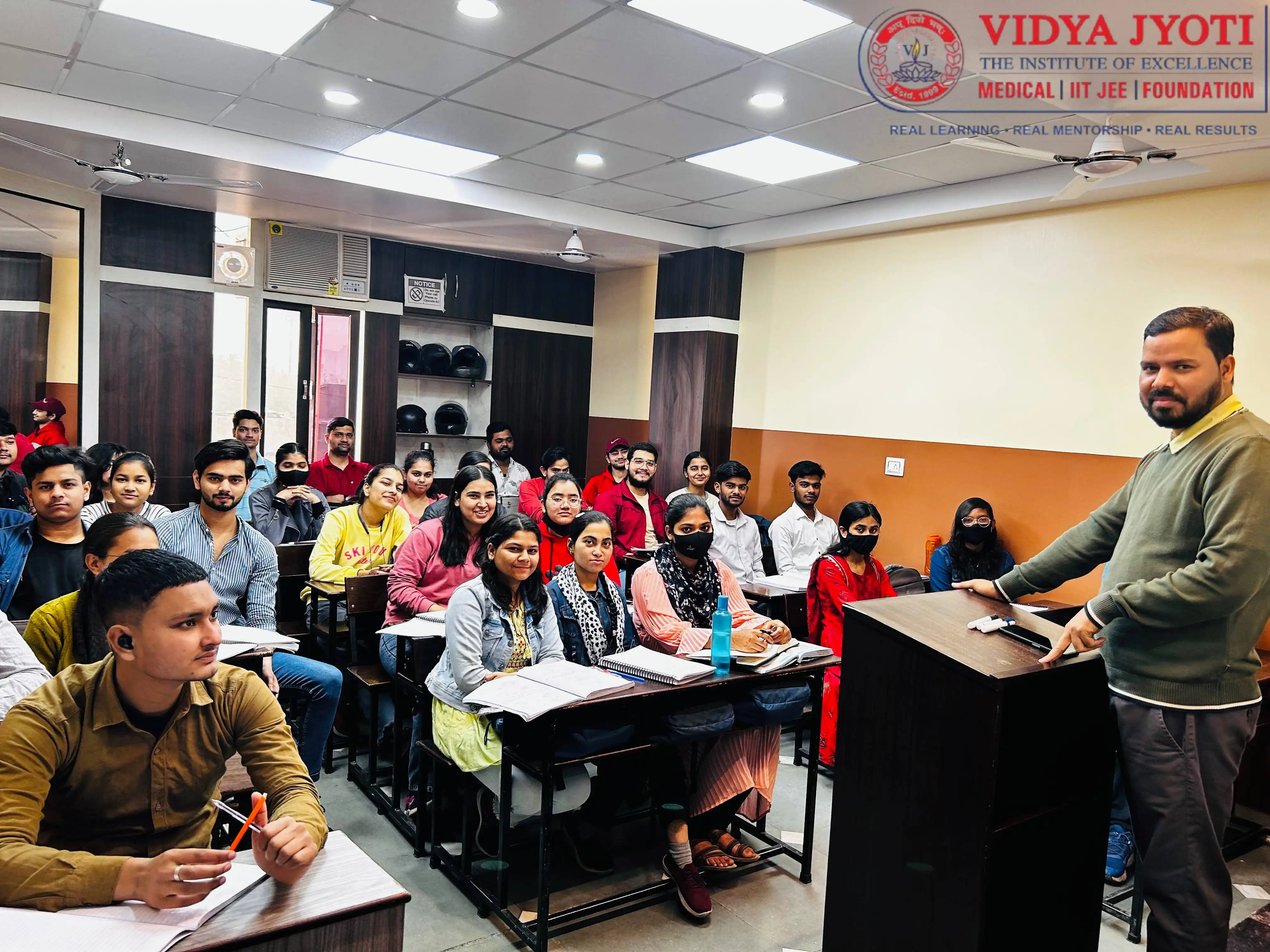 Best JEE Coaching in Ghaziabad | Vidya Jyoti The Institute of Excellence