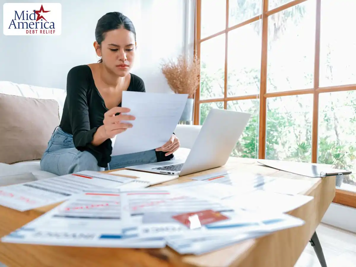 Smart Ways to Simplify Monthly Payments debt consolidation with personal loan