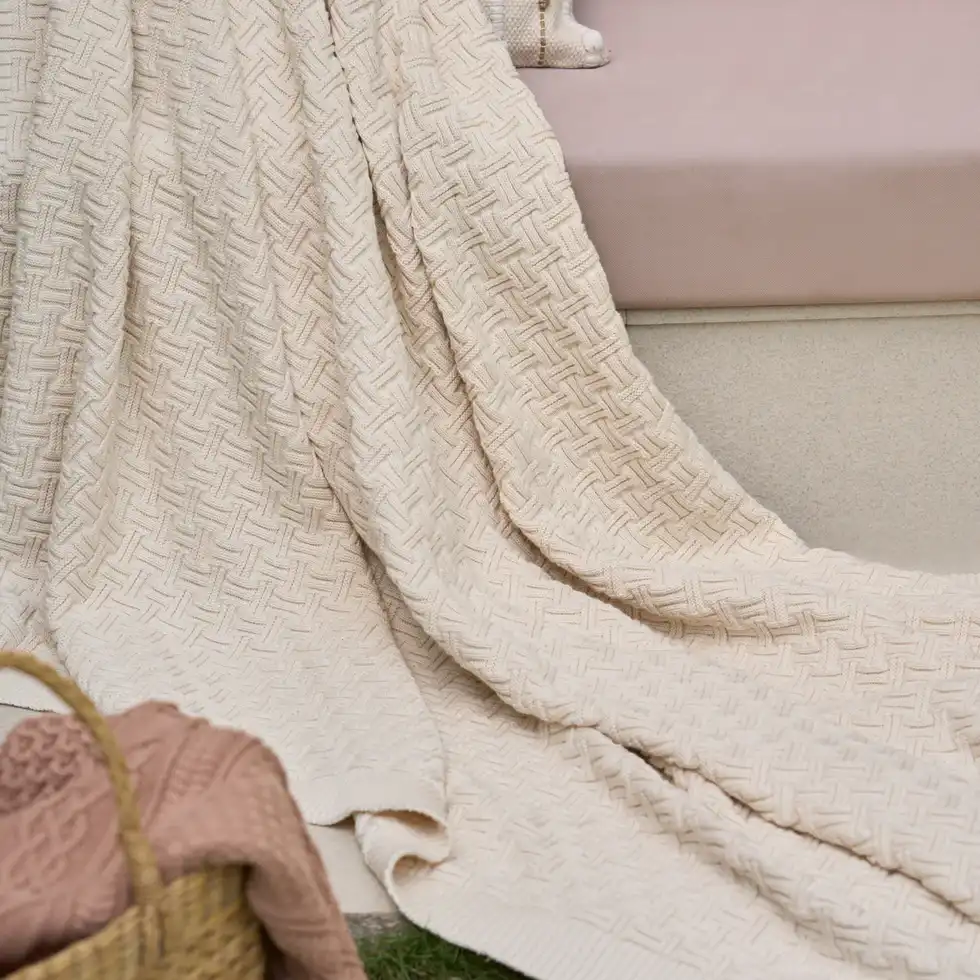 Luxury Throw Blanket – Soft, Elegant & Premium Home Comfort