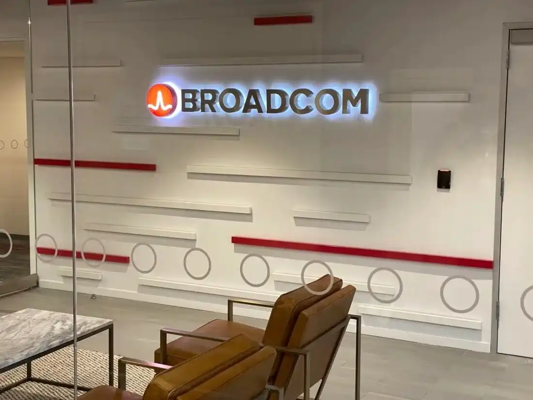 Illuminated Lobby Signs Long Island – LED & Backlit Options